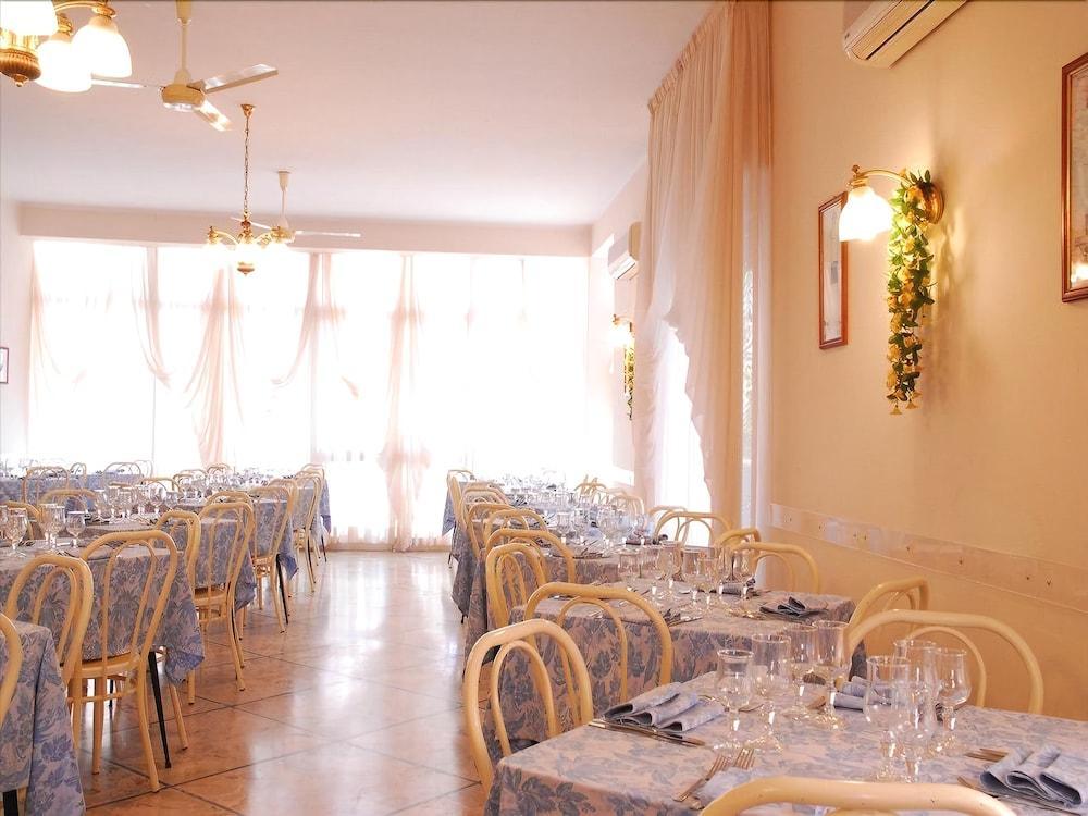 Hotel Veliero ريميني المظهر الخارجي الصورة