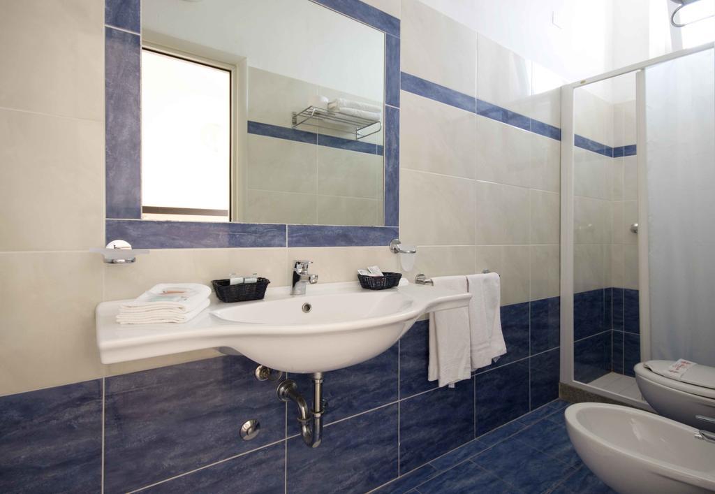 Hotel Veliero ريميني الغرفة الصورة