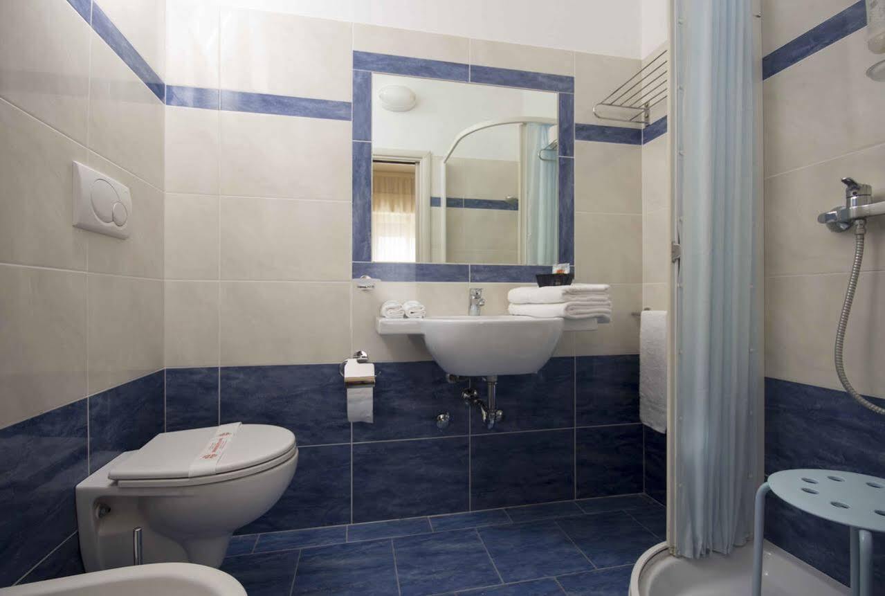 Hotel Veliero ريميني المظهر الخارجي الصورة