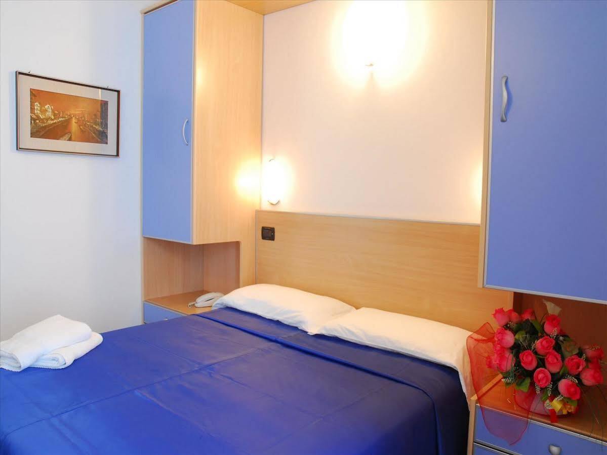 Hotel Veliero ريميني المظهر الخارجي الصورة