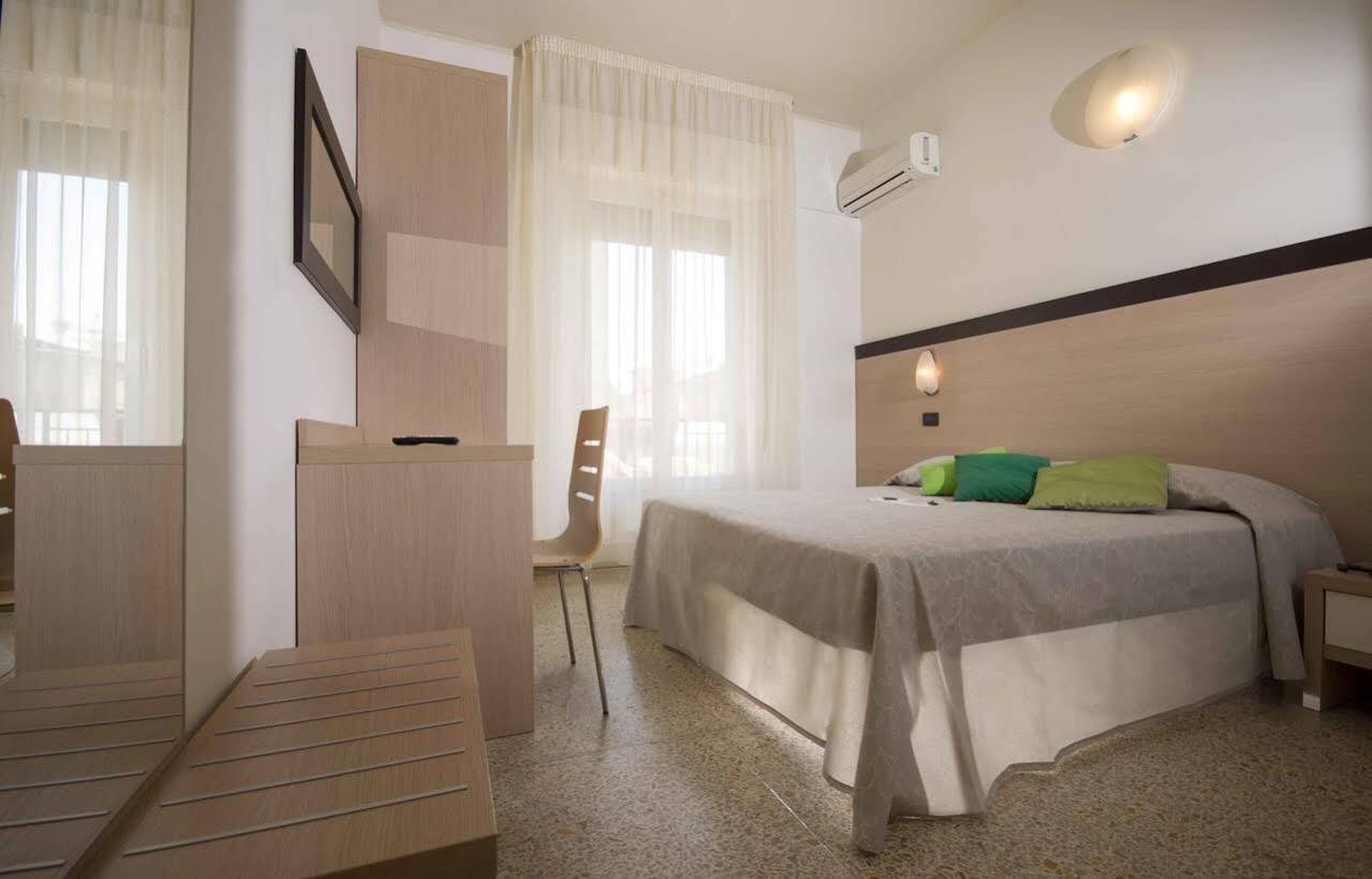 Hotel Veliero ريميني المظهر الخارجي الصورة