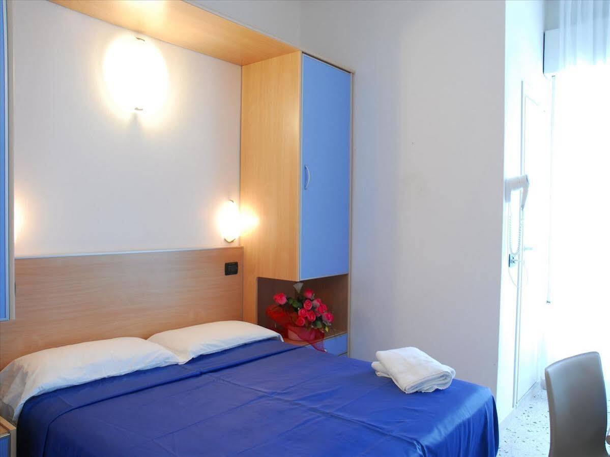 Hotel Veliero ريميني المظهر الخارجي الصورة