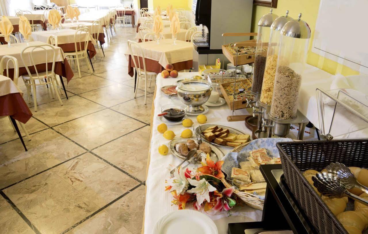 Hotel Veliero ريميني المظهر الخارجي الصورة